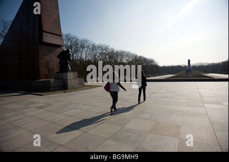 Berlin 2009.der sowjetischen Ehrenmal im Treptower Park, im ehemaligen Ostteil Stockfoto