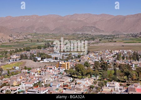 Panoramablick auf die Stadt vom Sachaca Tower, Arequipa, Peru, Südamerika Stockfoto