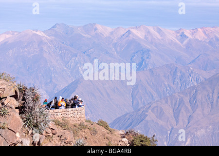 Aussichtsplattform im Colca Canyon, Anden, Peru, Südamerika Stockfoto