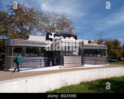 Das Hollywood Diner in Filmen wie Levinsons "Diner" und "Liberty Heights" sowie "Schlaflos in Seattle" vorgestellt. Stockfoto