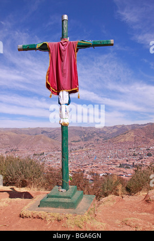 Panoramablick auf die Stadt von Christo Blanco, Cuzco, Anden, Peru, Südamerika Stockfoto