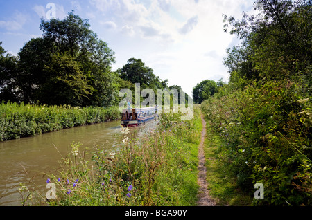 England, Northamptonshire, nahe Braunston, Oxford Canal mit Schmalboot 'Sophie-Jane No. 2' Stockfoto