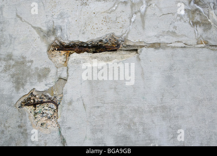 Löcher und Risse in der Ufermauer, Brockton Point, Vancouver, BC, Kanada. Stockfoto