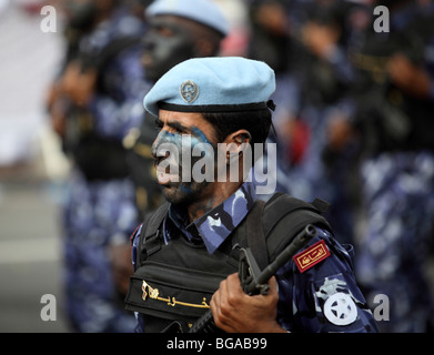 Offizier in Katars speziellen Truppen marschieren auf der National Day Parade in Doha, 18. Dezember 2009. Stockfoto