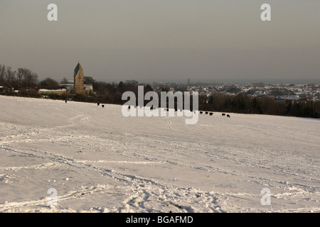 Schnee fällt in den South Downs National Park. Stockfoto