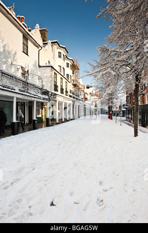 Schnee auf den Pantiles in Royal Tunbridge Wells in der Weihnachtszeit Dezember 2009 Stockfoto