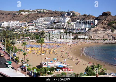 Strand Blick auf das Resort, Puerto Rico, Gemeinde Mogan, Gran Canaria, Kanarische Inseln, Spanien Stockfoto