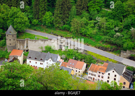 Dorf von Vianden, Luxemburg (Ansicht von Schloss Vianden) Stockfoto