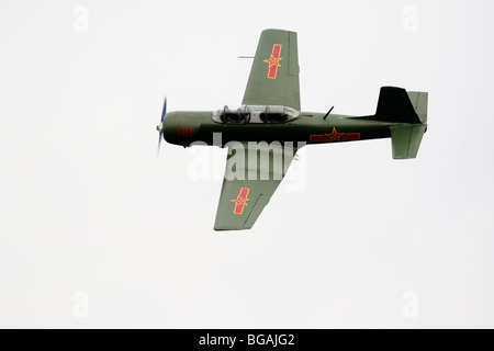 Nanchang CJ-6, Platz zwei für Ausbildung Eindecker für chinesische Völker-Befreiung-Armee-Luftwaffe 1960. Housai HS-6 260 PS Sternmotor. Stockfoto