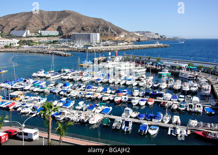 Blick auf die Marina, Puerto Rico, Gemeinde Mogan, Gran Canaria, Kanarische Inseln, Spanien Stockfoto