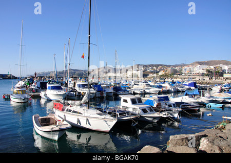 Boote im Hafen Puerto de Arguineguin, Arguineguin, Gemeinde Mogan, Gran Canaria, Kanarische Inseln, Spanien Stockfoto