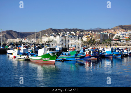 Angelboote/Fischerboote im Hafen von Puerto de Arguineguin, Arguineguin, Gemeinde Mogan, Gran Canaria, Kanarische Inseln, Spanien Stockfoto