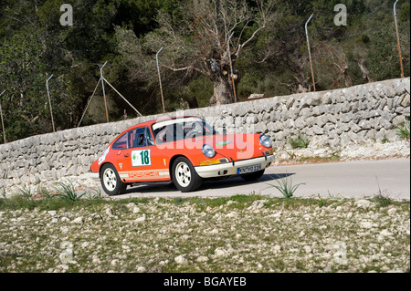 Rot-1972 911T Porsche Sportwagen Teilnahme an einer Kundgebung in Spanien Stockfoto