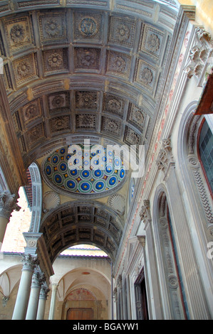 Pazzi-Kapelle in der Kirche Santa Croce in Florenz, Toskana, Italien Stockfoto