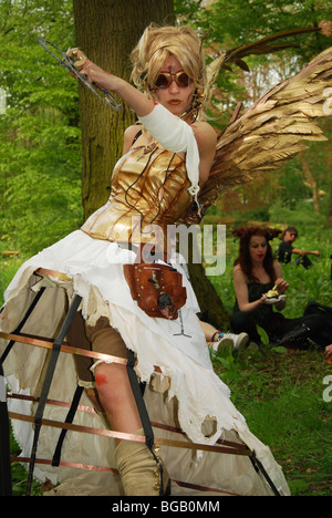 Steampunk-Frau am 2009 Fantasy Fair Haarzuilens Niederlande Europe Stockfoto