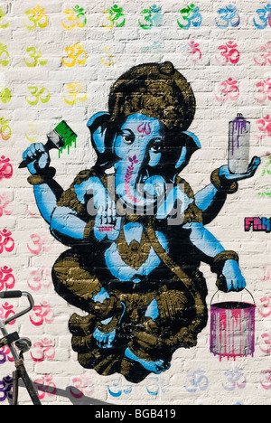 Wandmalerei des Hindu-Gottes Ganesh Betriebs Malerei Zubehör in Amsterdam Stockfoto