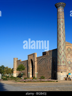 Minarette der Ulugh beg Medresen, Registan-Platz, Samarkand, Usbekistan Stockfoto