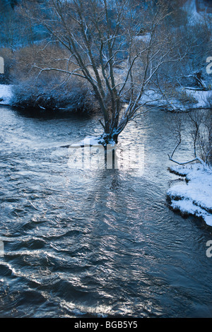 Dezember Schnee Szene Kelso Scottish Grenzen UK - Tweed Stockfoto