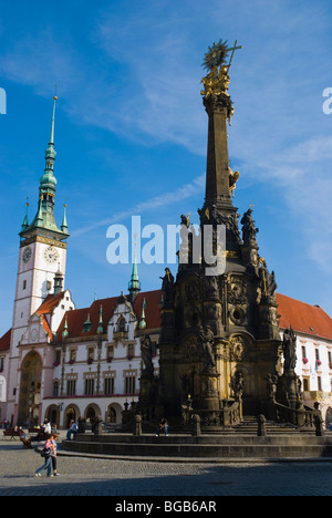 Heilige Dreifaltigkeit und Rathaus am Horni Namesti Platz in Olomouc Tschechien Europa Stockfoto