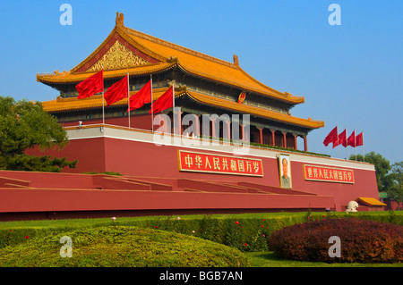 Himmlische Ruhe Tor (Eingang der verbotenen Stadt) und weiter nach Tienanmen-Platz-Peking Stockfoto