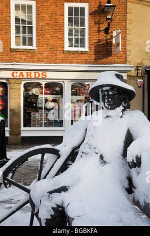 Blinde Jack Statue im Schnee Knaresborough North Yorkshire England Stockfoto