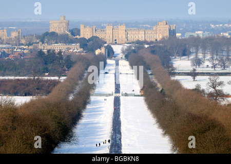 Windsor Castle im Winterschnee, England Stockfoto