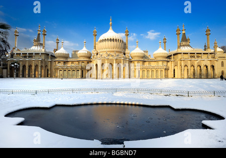 Brighton Pavillon abgedeckt im Schnee Stockfoto