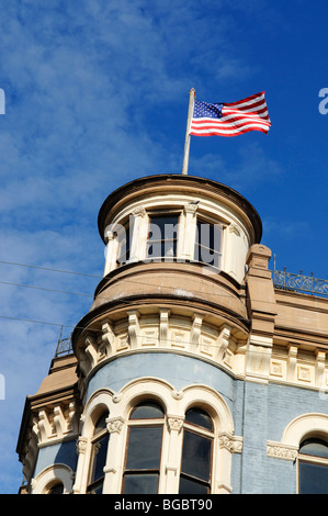 Amerikanische Flagge auf ein Gebäude, Port Townsend, Washington State, USA Stockfoto