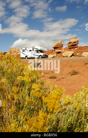 Wohnmobil, Twin Rocks, Capitol Reef National Park, Utah, USA Stockfoto