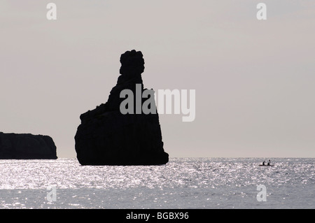 Rock, Cala Benirras, Hafen von San Miguel, Ibiza, Kiefer-Inseln, Balearen, Spanien, Europa Stockfoto