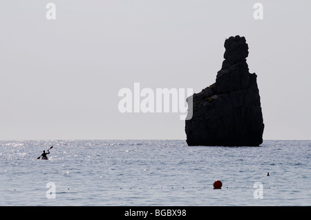 Rock, Cala Benirras, Hafen von San Miguel, Ibiza, Kiefer-Inseln, Balearen, Spanien, Europa Stockfoto