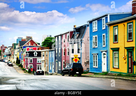 Straße mit bunten Häusern in St. John's, Neufundland, Kanada Stockfoto