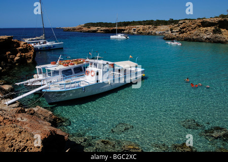 Cala Conta, Ibiza, Kiefer-Inseln, Balearen, Spanien, Europa Stockfoto