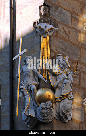 Statue der Heiligen an einer Ecke ein Haus, Karolinenstraße, Bamberg, Upper Franconia, Bayern, Deutschland, Europa Stockfoto