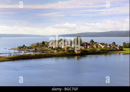 Insel mit typisch norwegischen Häuser in den Oslo-Fjord, Norwegen, Skandinavien, Nordeuropa Stockfoto