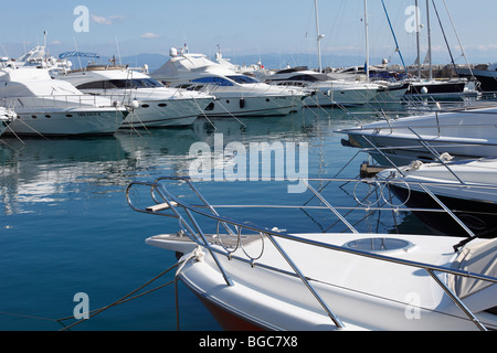 Marina in Icici in der Nähe von Opatija, Istrien, Kvarner Bucht, Kroatien, Europa Stockfoto