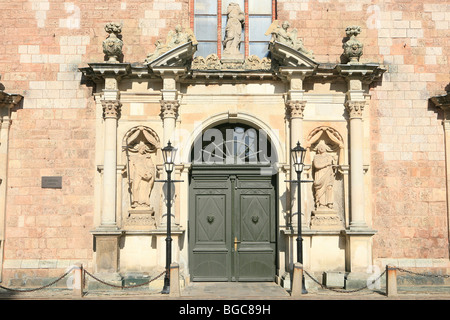 Das 17. Jahrhundert Portal (1692) der Sankt Peter Kirche in Riga, Lettland Stockfoto