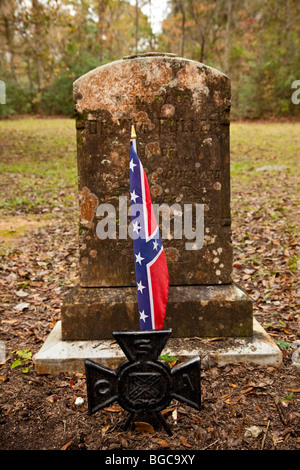 Konföderierten Grabstätte auf dem Friedhof der alten Sheldon Kirche Ruinen in der Nähe von Yemassee Stockfoto