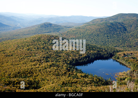 Einsame See aus Hi-Kanone Trail. Dieser Weg auf den Gipfel des Cannon Mountain in den White Mountains, New Hampshire USA Stockfoto