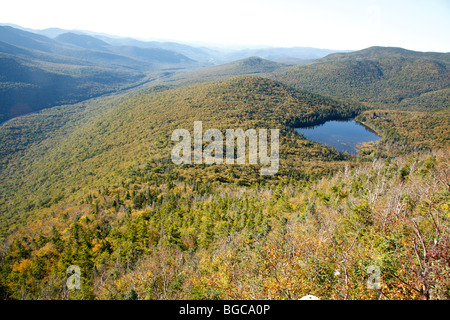 Einsame See aus Hi-Kanone Trail. Dieser Weg auf den Gipfel des Cannon Mountain in den White Mountains, New Hampshire USA Stockfoto