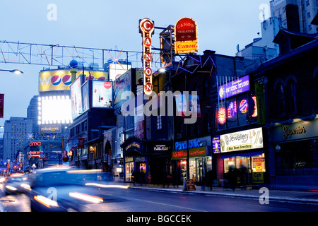 Heiligabend, Yonge Street, Downtown Toronto, Kanada Stockfoto