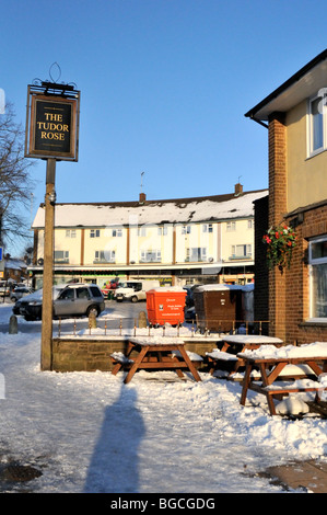 Winter Schnee in der Stadt Chiltern Hemel Hempstead, Großbritannien. Stockfoto