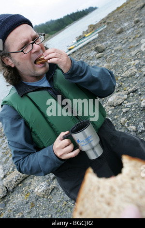 Frühstück. Kajak-Tour in der Glacier Bay National Park, Alaska, USA. Stockfoto