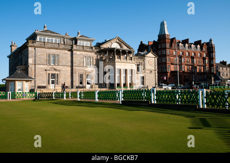 Königliche & alten Clubhaus, Starter Hütte, Putting-Green & Hamilton Hall, St. Andrews, Fife, Schottland. Stockfoto