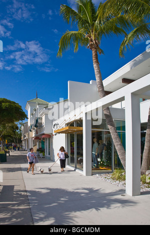 St. Armands Circle Einkaufs- und Sitzplätze Bereich auf St. Armands Key in Sarasota Florida Stockfoto