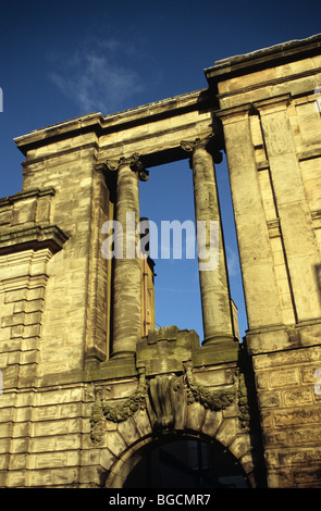 Seitenansicht des Königs Hall Gebäude In Stoke zeigt Stein Säulen Stockfoto