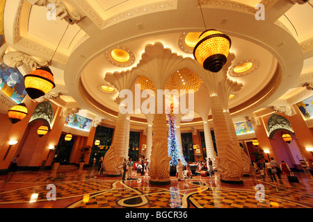 Die Lobby des Hotels Atlantis, Dubai, Vereinigte Arabische Emirate Stockfoto