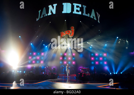 Der deutsche Sänger Jan Delay live auf der Energy Stars For Free-Veranstaltung in der Hallenstadion Oerlikon Concert Hall, Zürich, Schweiz Stockfoto