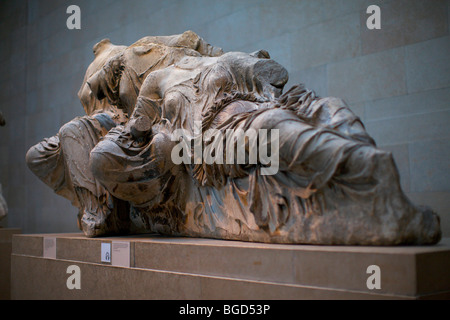 Giebel-Skulptur aus der Parthenon, bekannt als der Parthenon-Skulpturen auf dem Display an das British Museum in London UK Stockfoto