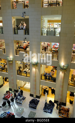 KaDeWe, im berühmten Kaufhaus am Platz Wittenbergplatz, Tauentzienstraße, Schöneberg, Berlin, Deutschland, Europa. Stockfoto